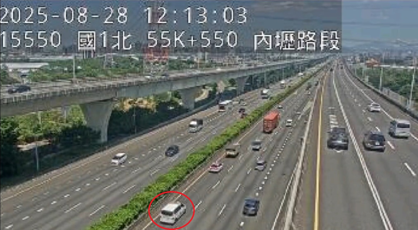 國道紅斑馬接力護送早產兒 成大醫院平安轉院至林口長庚 S 7676347 0