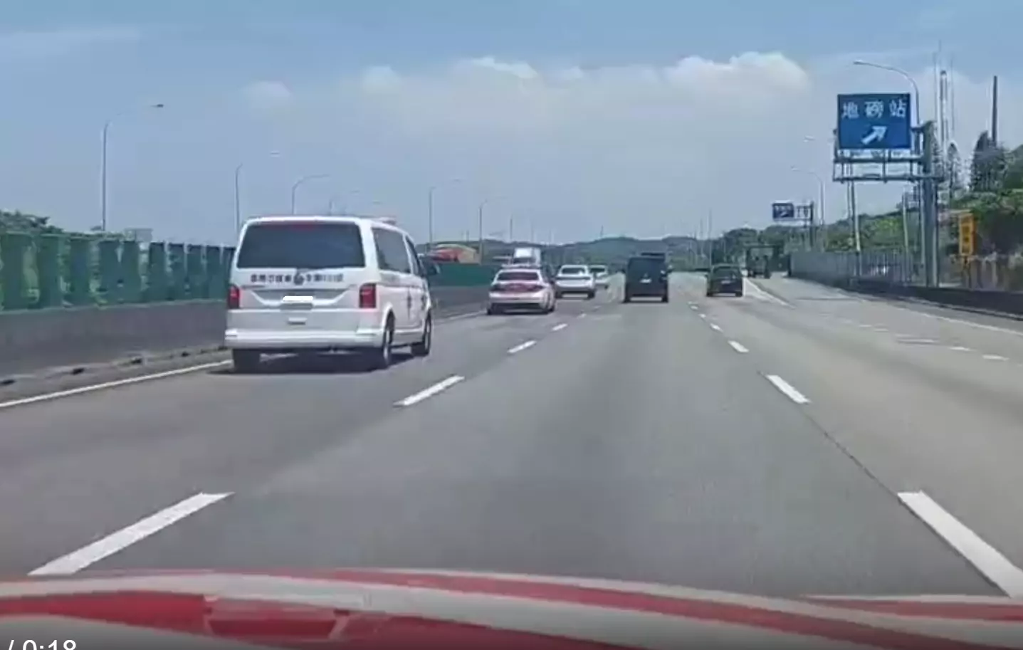 國道紅斑馬接力護送早產兒 成大醫院平安轉院至林口長庚 S 7676349 0