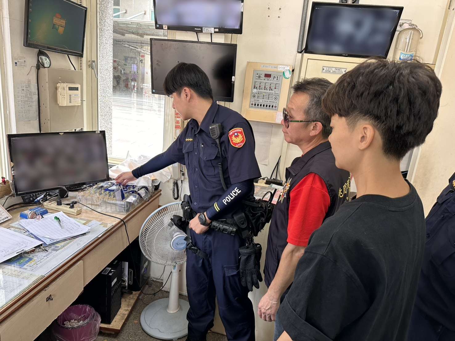 開學在即!中壢警展開校園安全防護行動守護學童 S 7782621 0 副本 0