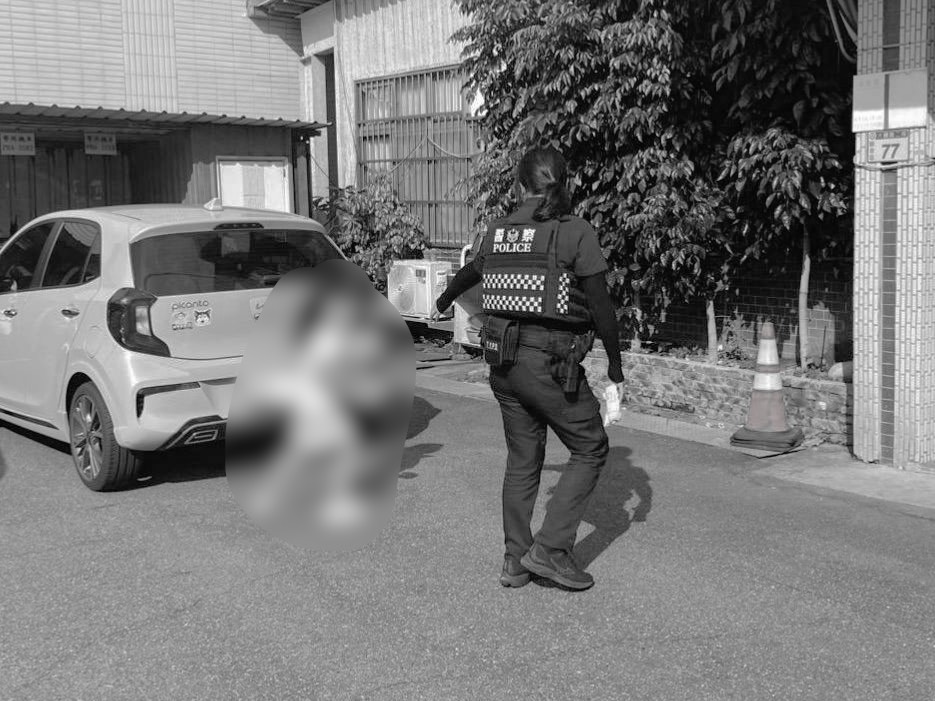 4歲童偷溜出門徘徊超商內 大園警憑「1記憶」成功助團圓 S 83574788