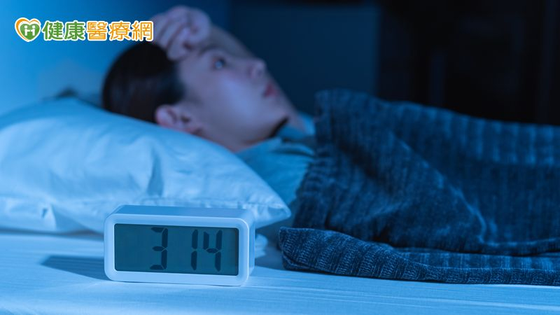 睡不著怎麼辦?營養師:失眠型態多樣 補充「這些」營養素才有效