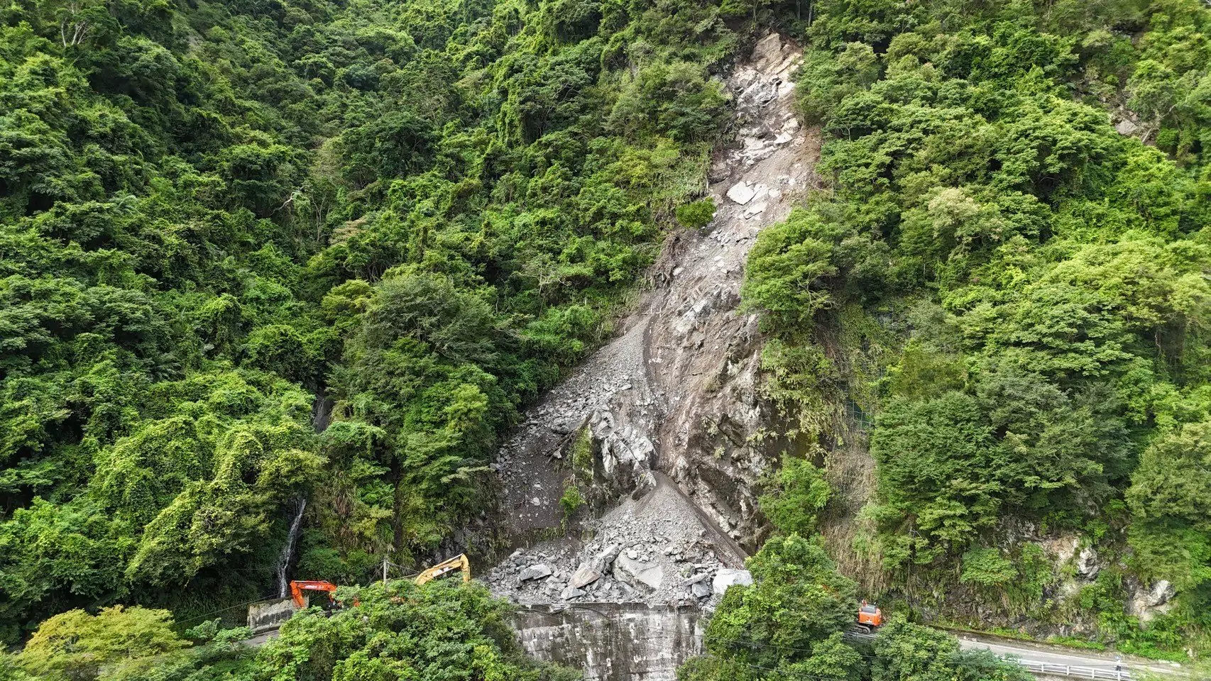 桃園復興台7線33K落石坍方阻斷通行 預估搶通時間曝光 桃園復興台7線33K落石坍方阻斷通行 預估搶通時間曝光