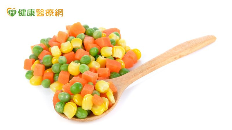 每天啃生菜還便秘?醫師揭纖維要吃對 最雷便當菜「三色豆」高纖助排便