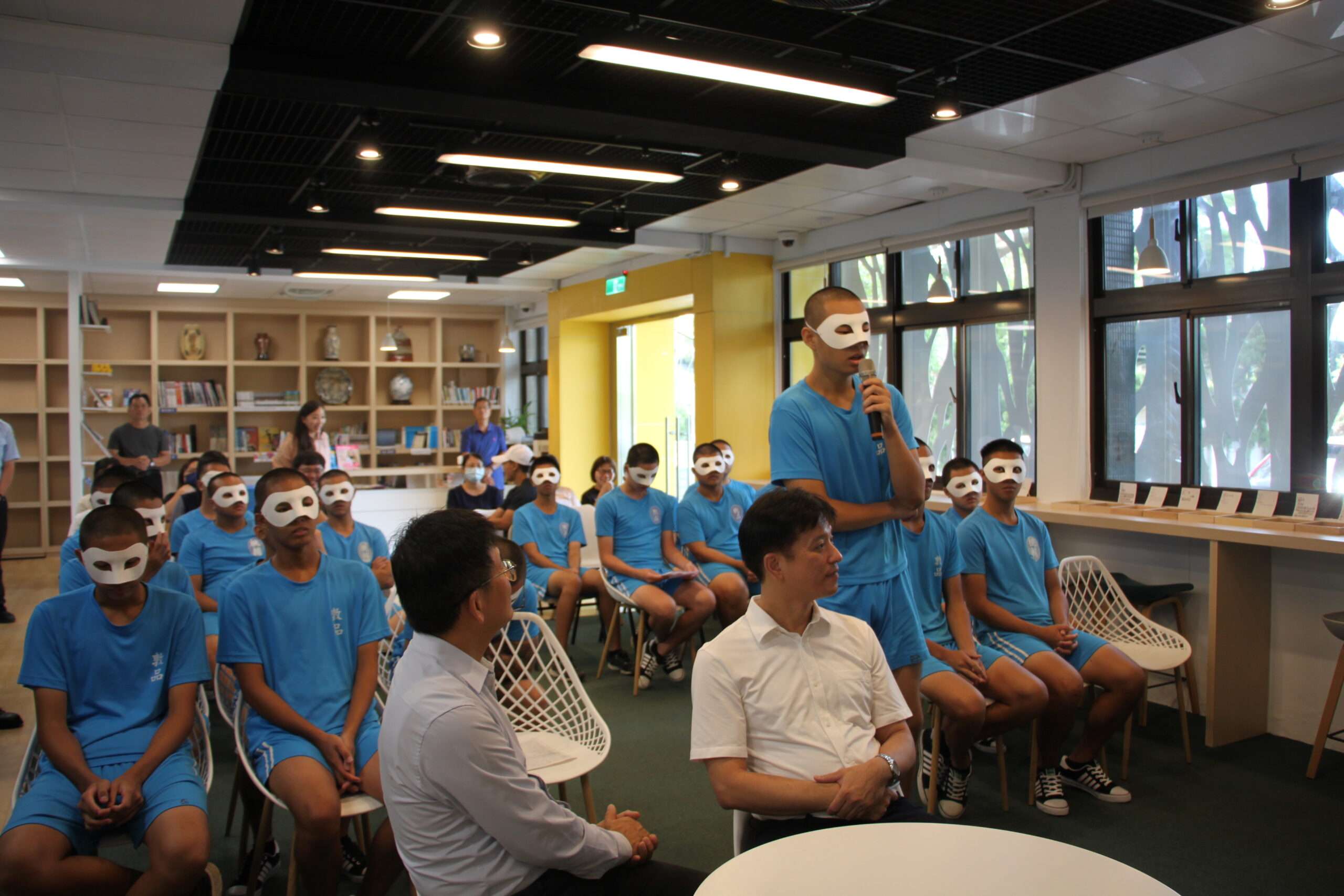 迷途少年重新出發!桃市圖攜手敦品中學舉辦閱讀心得寫作成果展 學生閱讀心得分享 scaled