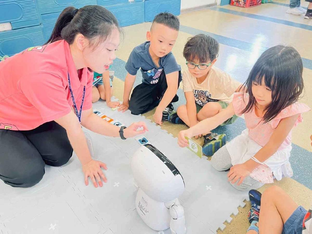 平鎮02 與凱比機器人互動 0 0