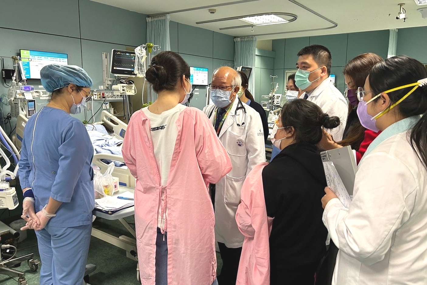 出國前備妥這3樣東西!聯新國際醫院:為突發疾病爭取黃金治療時間 許詩典院長2 0