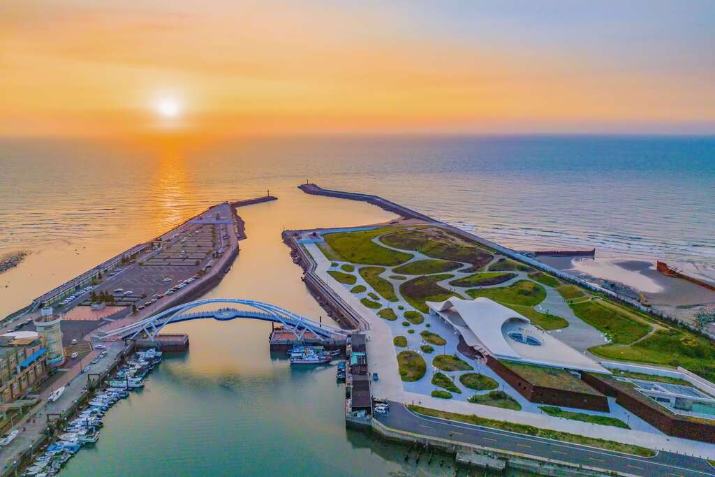1024x768 attractions image