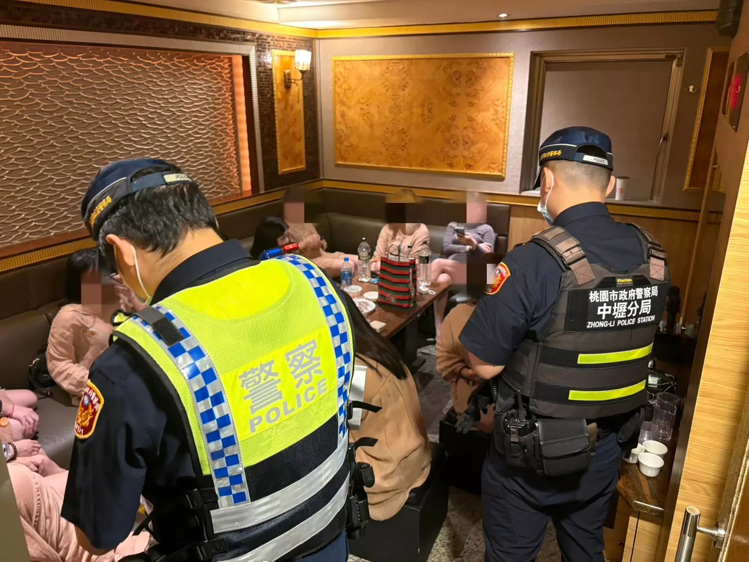 維護連假治安!中壢警雷霆除暴強勢掃蕩詐欺、毒品 1325644687 1