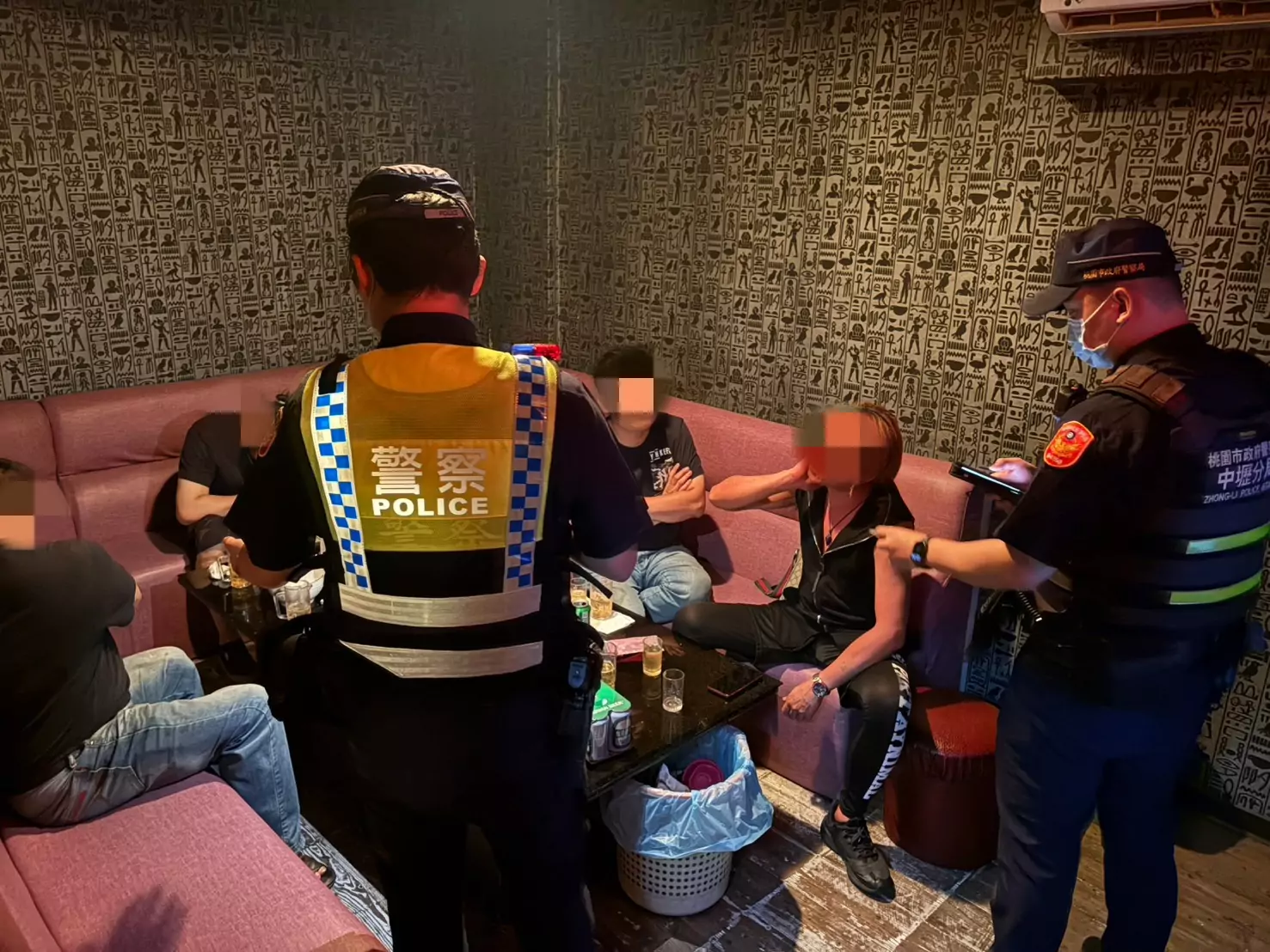 維護連假治安!中壢警雷霆除暴強勢掃蕩詐欺、毒品 維護連假治安!中壢警雷霆除暴強勢掃蕩詐欺、毒品