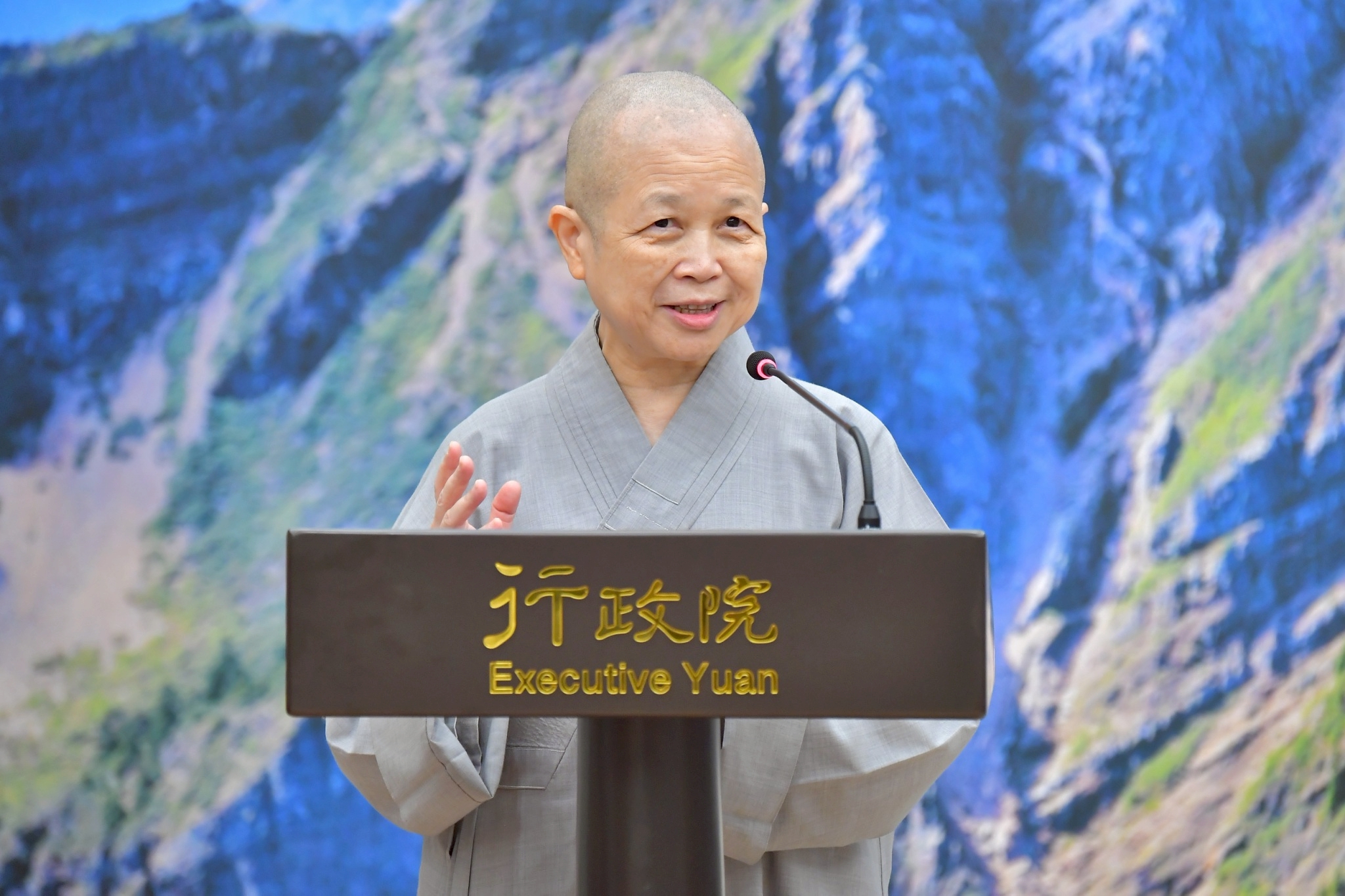 行政院普發1萬不設「拒領」選項 釋昭慧:戰術轉換續推拒領運動