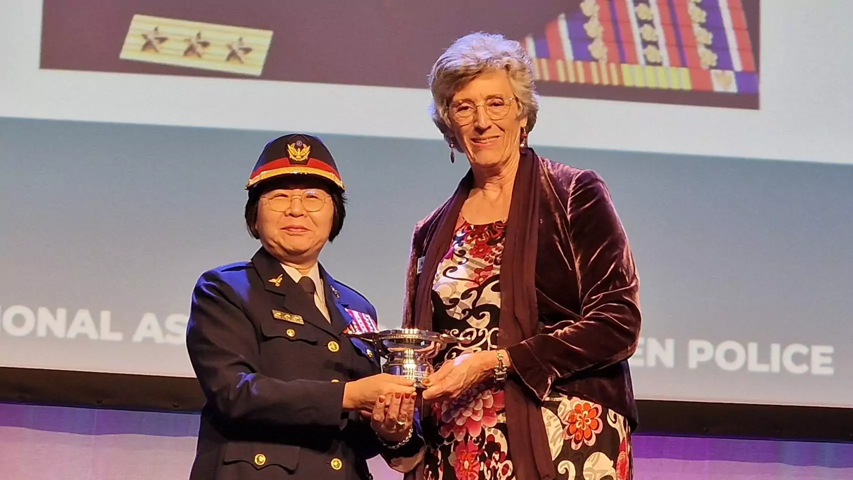 台灣之光!警政署副署長廖美鈴獲國際女警協會「領導統御獎」殊榮 台灣之光!警政署副署長廖美鈴獲國際女警協會「領導統御獎」殊榮