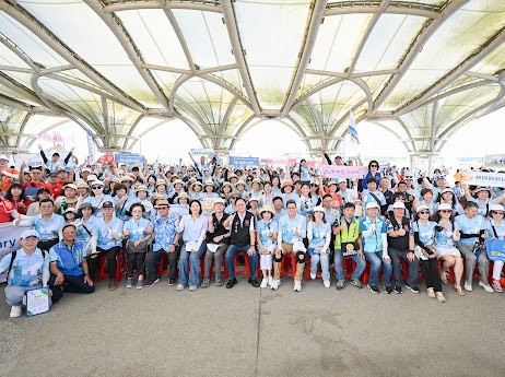 國際扶輪社號召千手淨灘 張善政盼市民共同守護桃園海岸 1a6ec9c4 4b17 4b08 b1f6 d23789d81c80