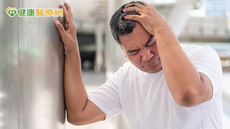 45歲男長期加班突中風 跨專業復健照顧助恢復