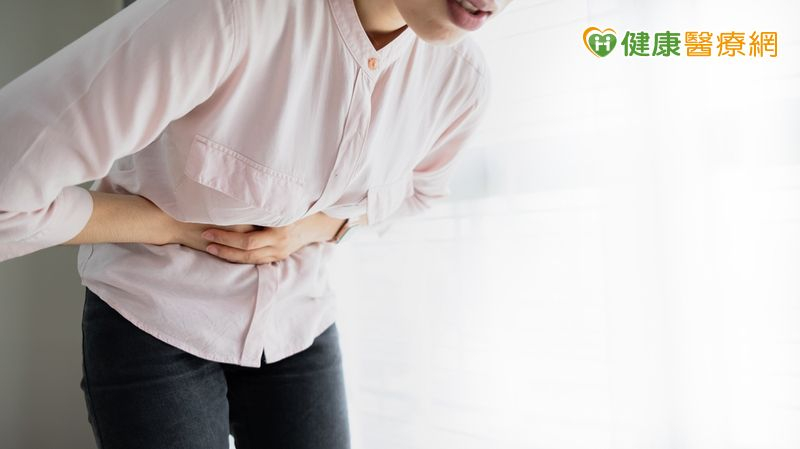 腹脹、消化不良吃胃藥沒效? 醫示警:恐是膽結石作怪
