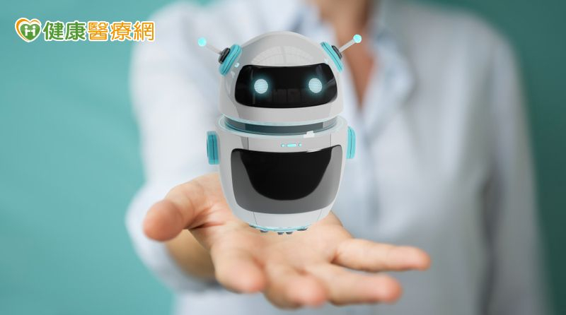 不只會送東西 全人照護機器人成為醫護的「夜班幫手」
