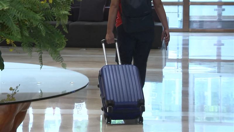 出國代購1物 登機前全被丟掉損失3000元