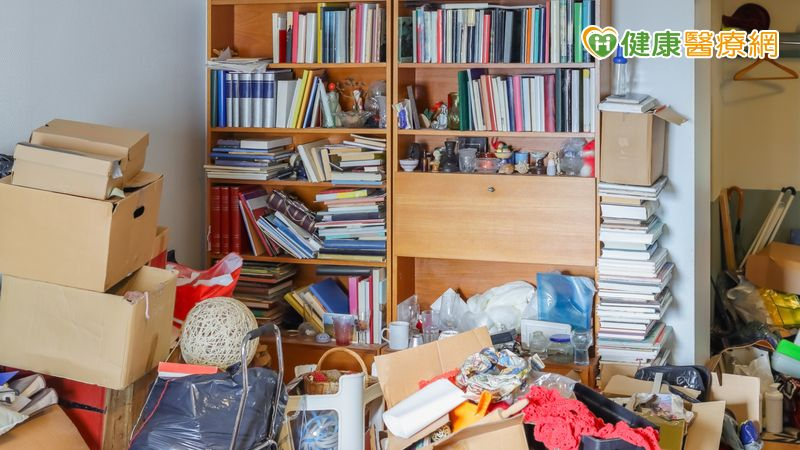 囤積症不是「愛物品多過家人」!VR模擬「丟棄」情境 助尋治療新解方