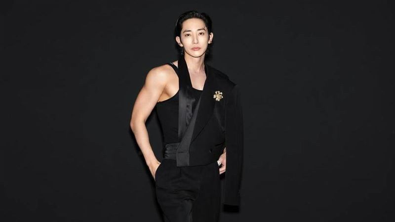 李洙赫中國簽名會被迫上工12小時 累到虛脫粉絲氣炸