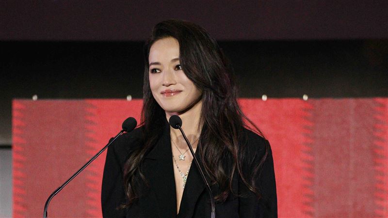 舒淇獲釜山國際影展「最佳導演獎」 與馮德倫放閃逗笑眾人