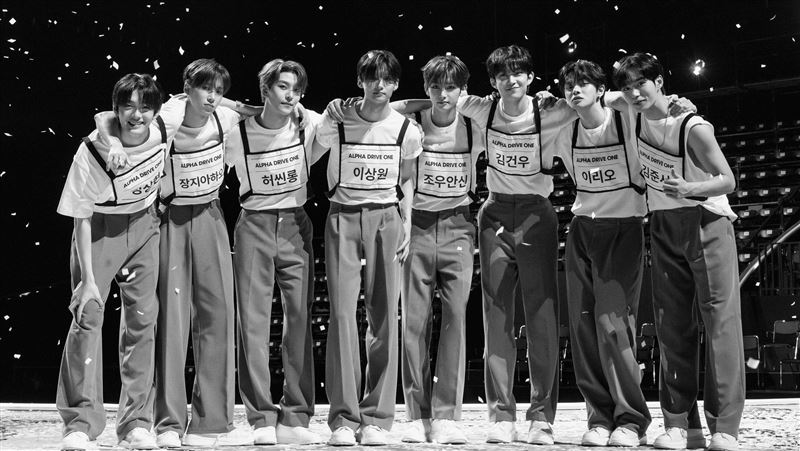 韓選秀節目團名曝光 導師李碩薰忍不住狂笑