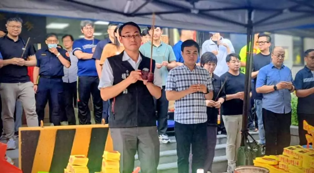蘆竹警中元普渡登場 虔誠祈求地方安定繁榮 蘆竹警中元普渡登場 虔誠祈求地方安定繁榮