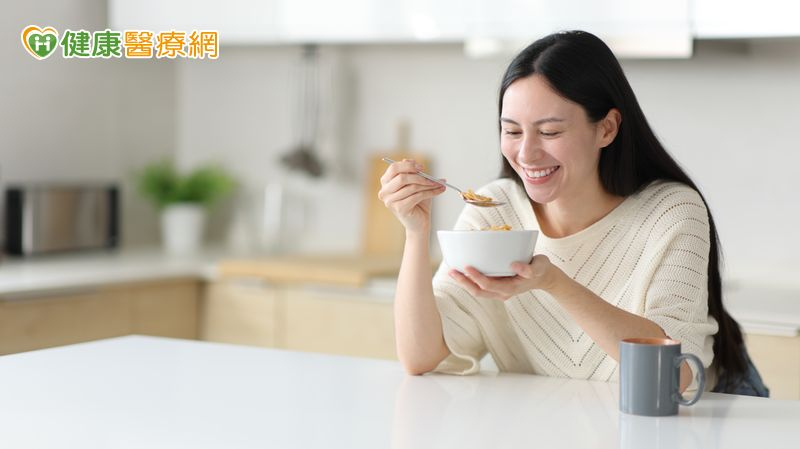 睡眠專家推「好眠菜單」 一日三餐「這樣吃」白天有精力、晚上睡得好