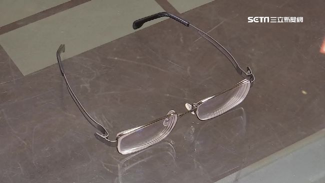 洗澡別邊洗眼鏡!原因曝光超多人忽略