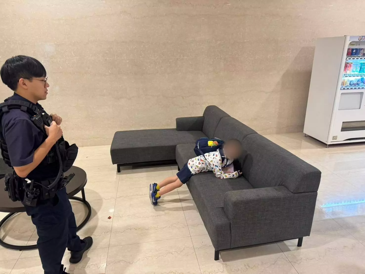 國小男童放學未歸嚇壞媽媽 八德警一小時尋回 國小男童放學未歸嚇壞媽媽 八德警一小時尋回