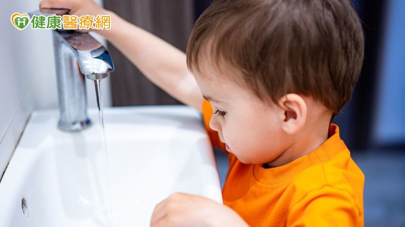 育兒不崩潰! 讓孩子主動洗手、準時出門的實用技巧大全
