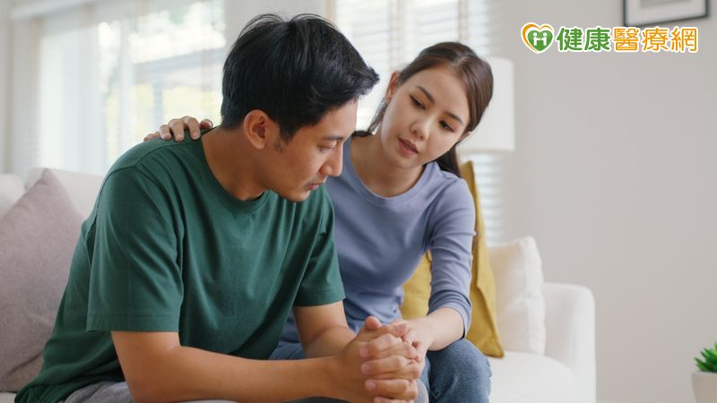 別再說「你想太多」! 專家揭心理急救「正確做法」