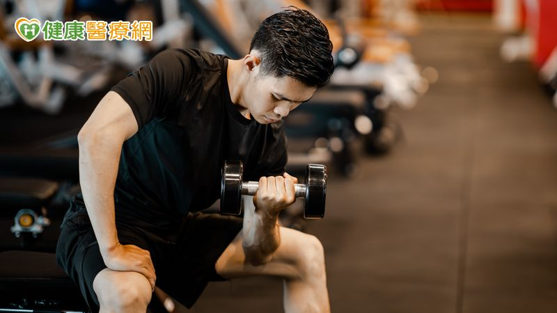 中年開始守住肌肉存款!營養師:營養與運動並行預防肌少症