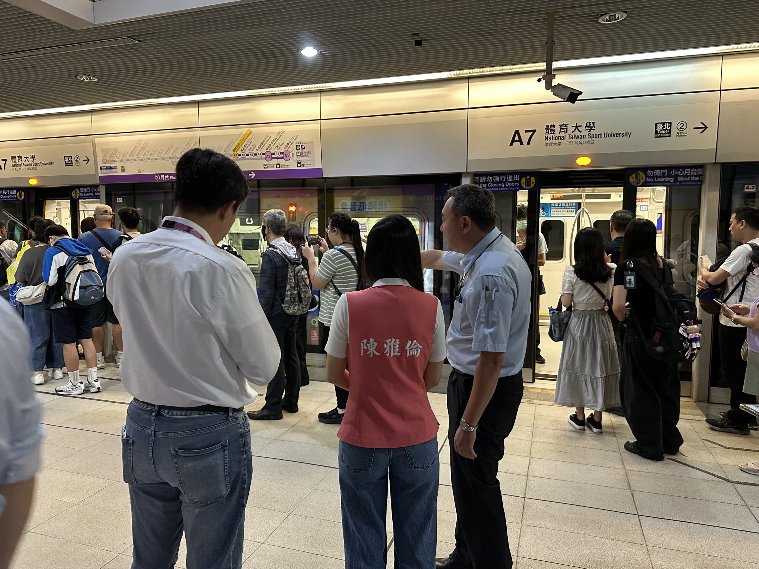 桃園機捷尖峰壅塞難治 陳雅倫提解方盼紓解客流 A900D3B3 741A 4F3D 892F D65F181F98CA scaled