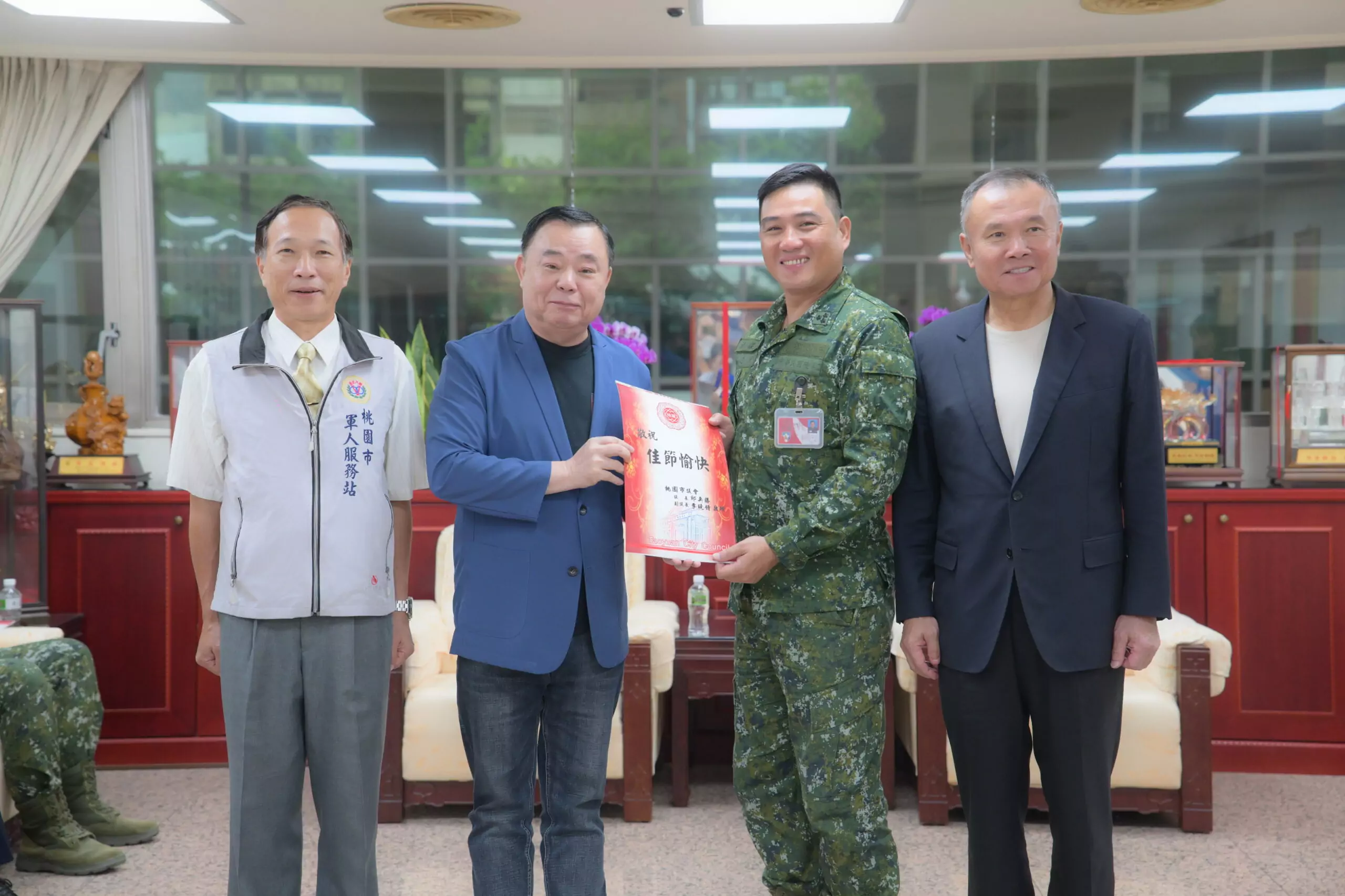 桃議會感謝國軍辛勞付出 邱奕勝贈中秋加菜金 DSC 6631 0 scaled