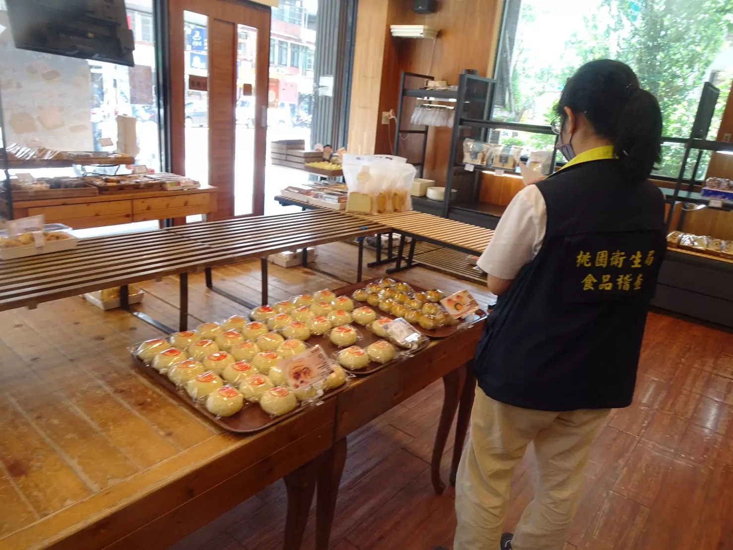 桃園衛生局抽驗中秋應景食品 為食安把關 S 150732837