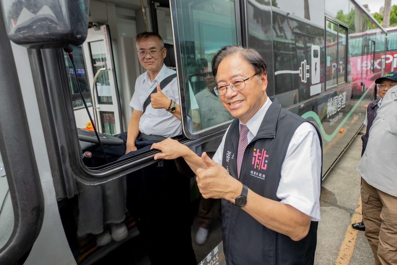 全台首創!桃園啟用「城際型電巴」 大眾運輸邁向智慧化 S 27287856 0