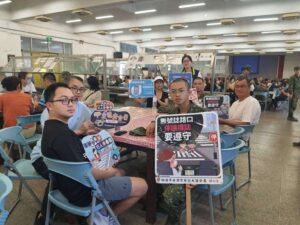 交通安全月啟動 大溪警龍華營區宣導停讓文化