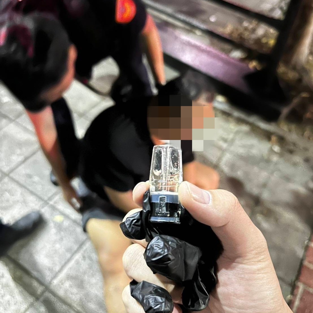 酒駕被吊照還騎車 遇警丟出「這一物」當場遭逮 S 42409995 0