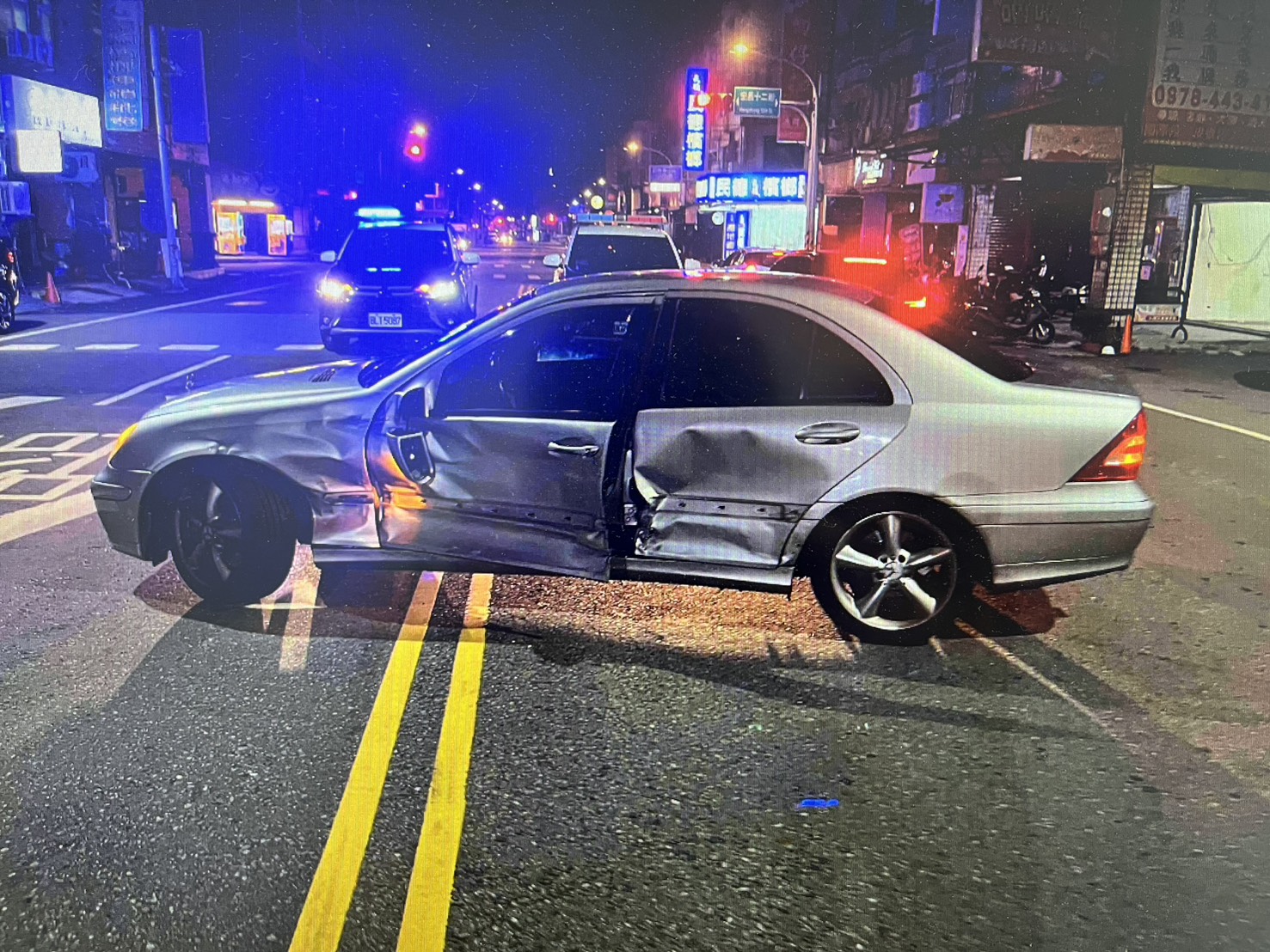 路口未禮讓釀禍!桃園轎車凌晨遭側撞 慘況曝 S 45989894 0