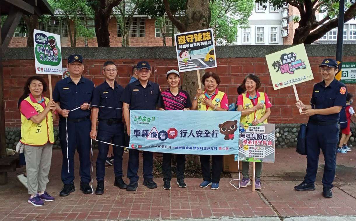 開學囉!龍潭警執行護童專案 交通安全觀念向下扎根 S 6086692