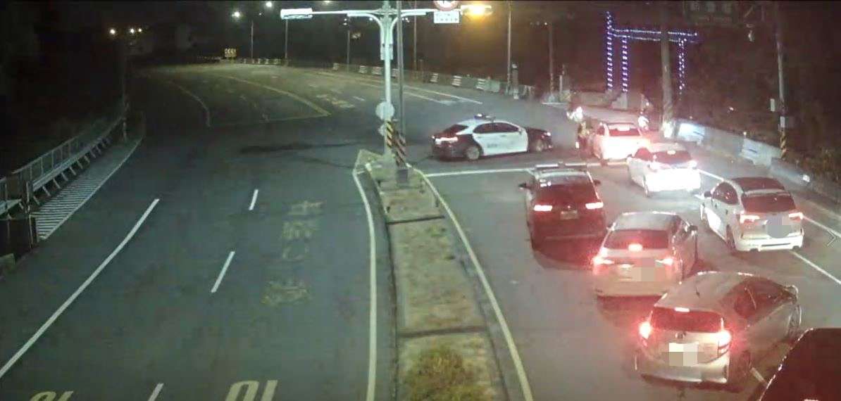 20小客車深夜聚集擾動社區 楊梅警出手維護安寧 S 76169318 0