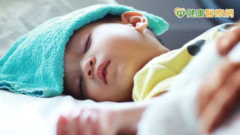 九月童染「大魔王」肺炎鏈球菌 因這1利器成功殺敵健康返家