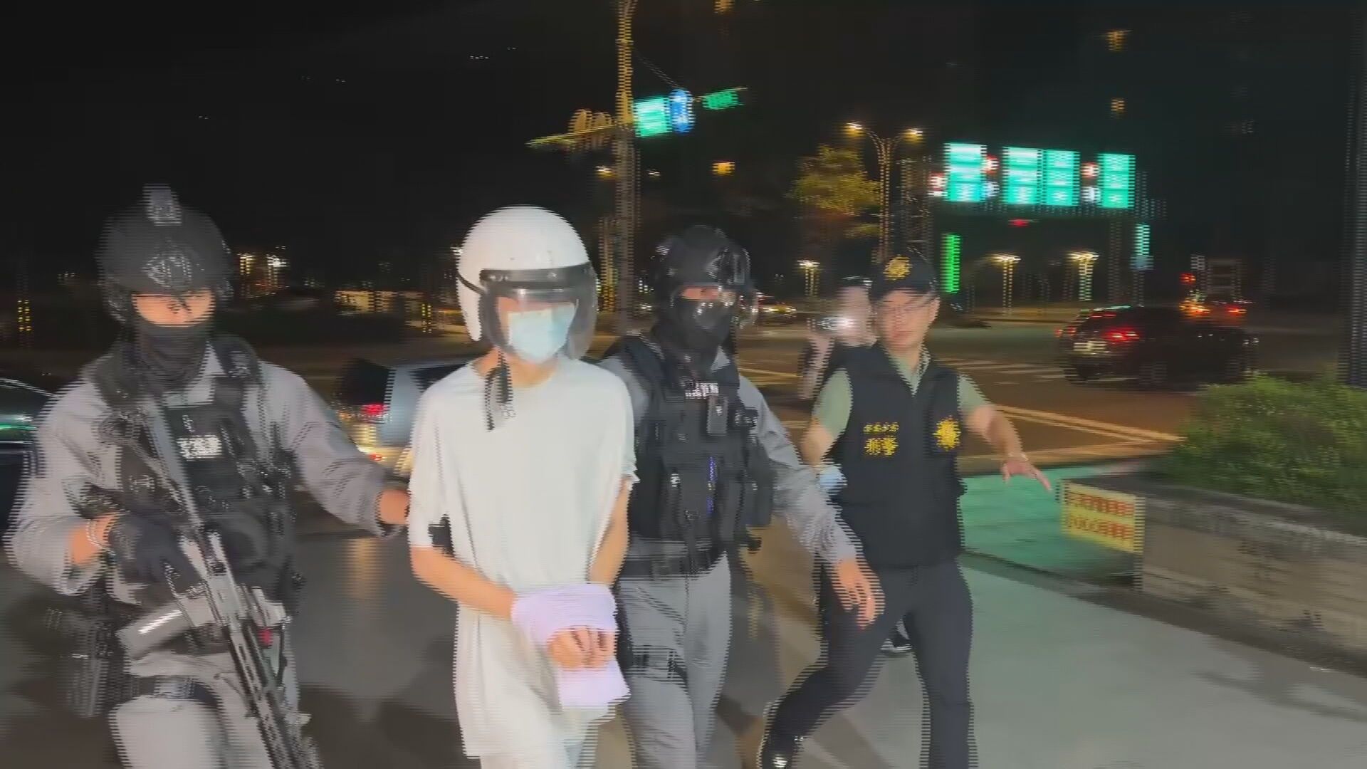 信義區埋伏狠殺公關前女友30多刀 割頸惡男遭裁定延押2個月