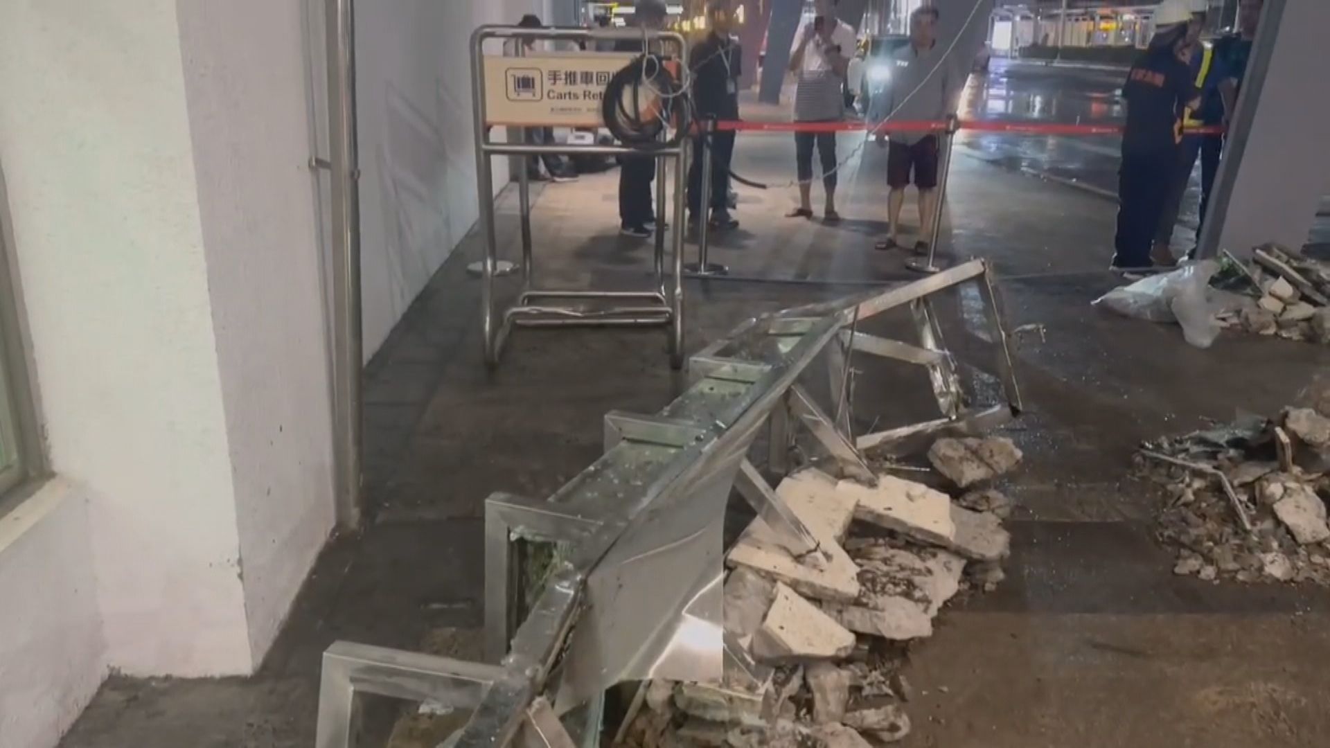 15年最長血月 遇全台豪雨釀災3/雙北雨彈炸!松機天花板坍塌 裕隆城、京站漆黑死城