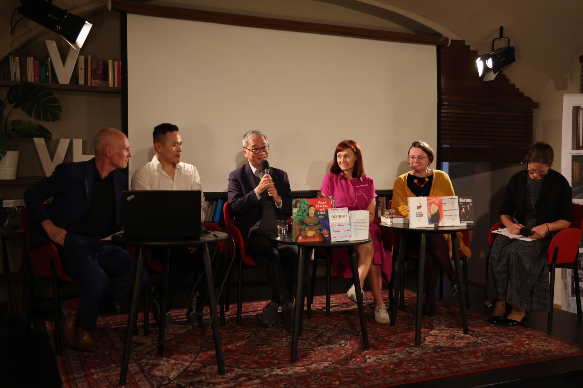 故宮文物首赴歐展惹中國跳腳 李遠回應「文化非固體」