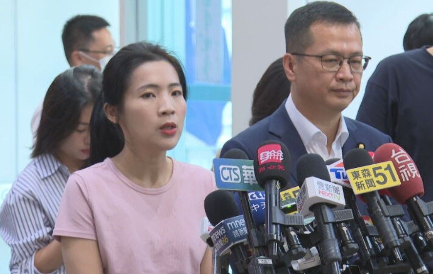 羅智強領表參選黨魁喊「強芯出擊」 擬邀徐巧芯領軍社群