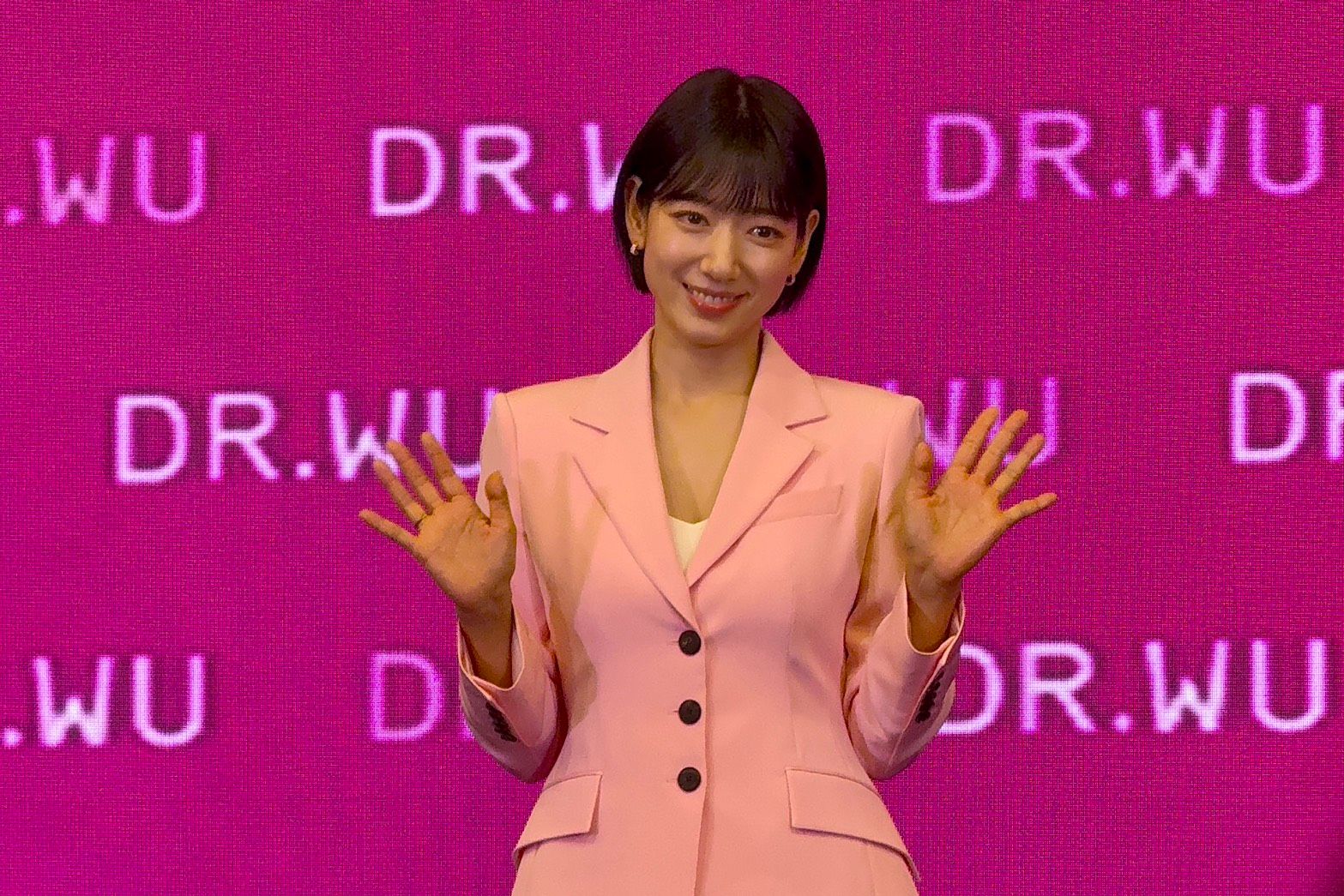 朴信惠新戲扮20歲高中生 阿Ken講完「應該很難吧」下句秒逗笑女神