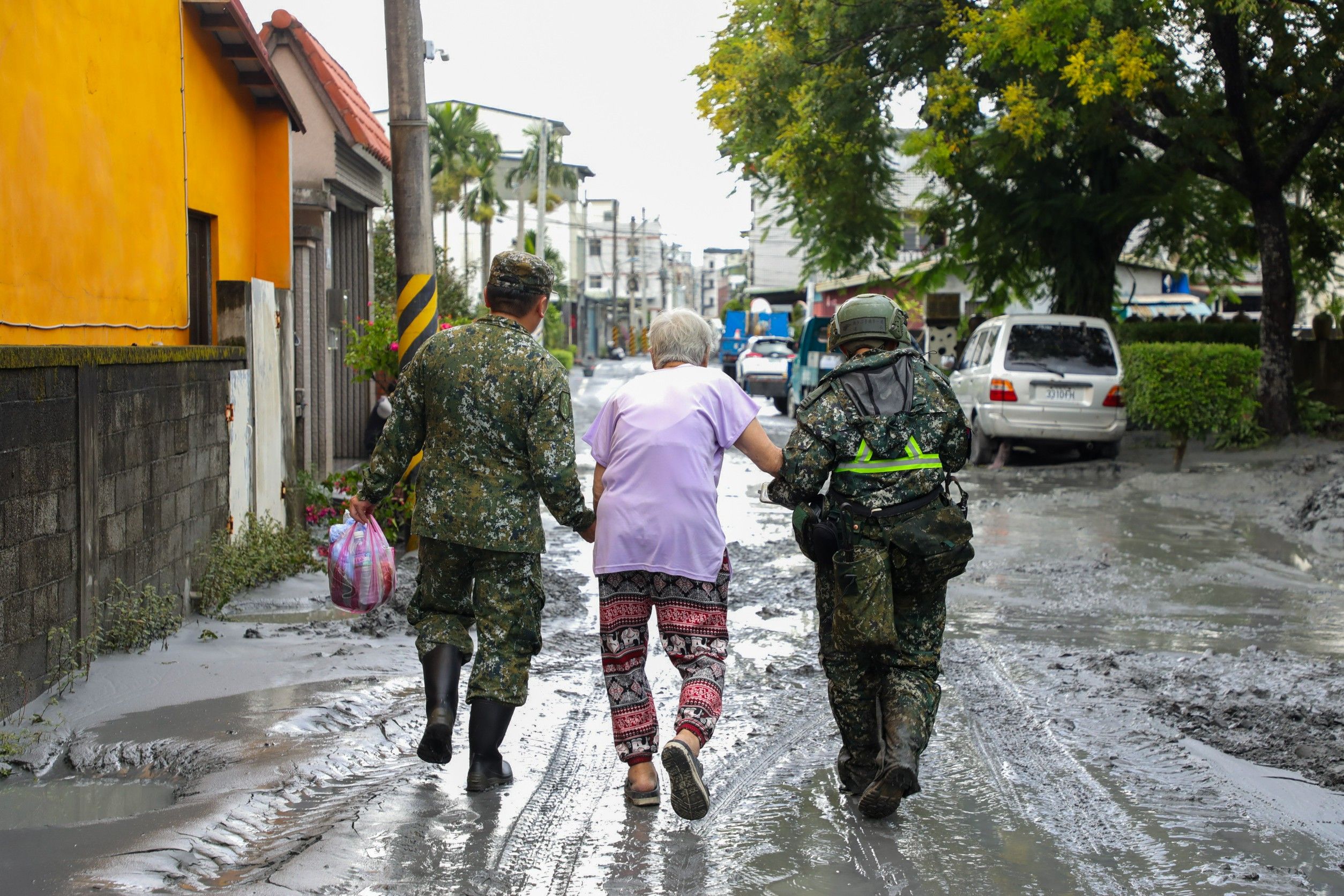 堰塞湖溢流17死悲劇!長照人員隱形救命功臣 降低阿公、阿嬤傷亡
