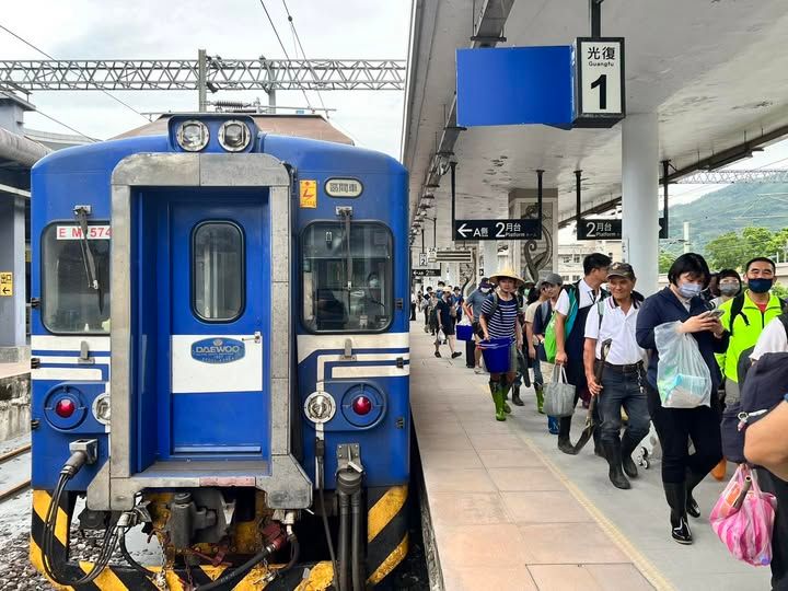 哪個國家能一人一鏟奔災區救援? 蔡英文:答案是台灣