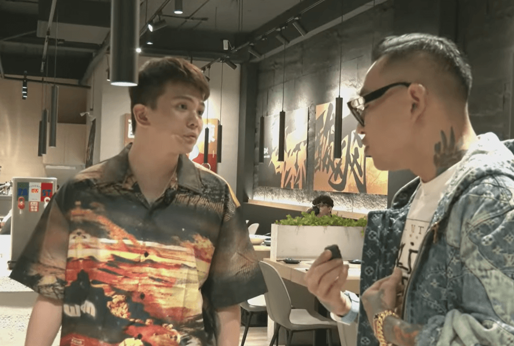 孫生又惹議!突襲餐廳直播捏爆食物 店主蹦闆:不配合演戲