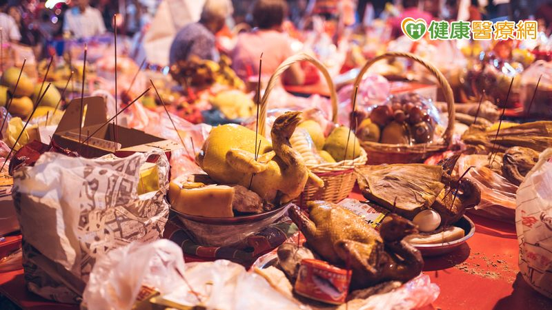 中元普渡注意! 醫提醒「4大守則」避食物中毒、三高急性發作